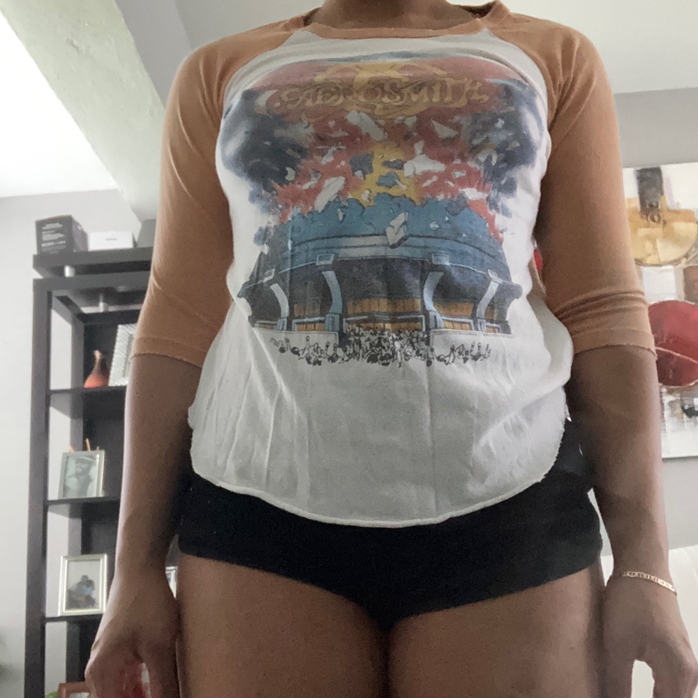 Size small AeroSmith shirt